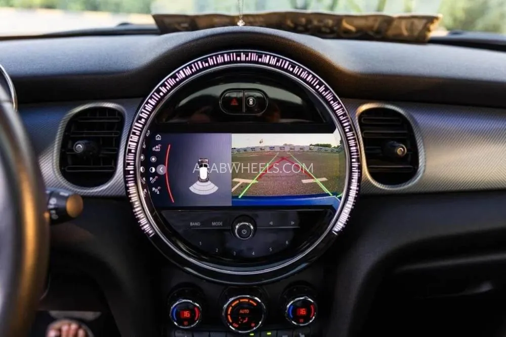 Mini Cooper 2022 for Sale in Sharjah Image-9