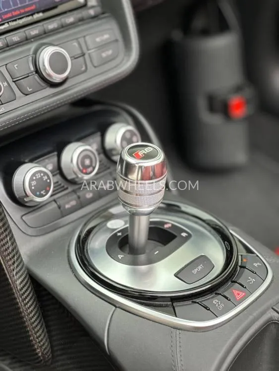 Audi R8 Spyder 2014 for Sale in Dubai Image-9