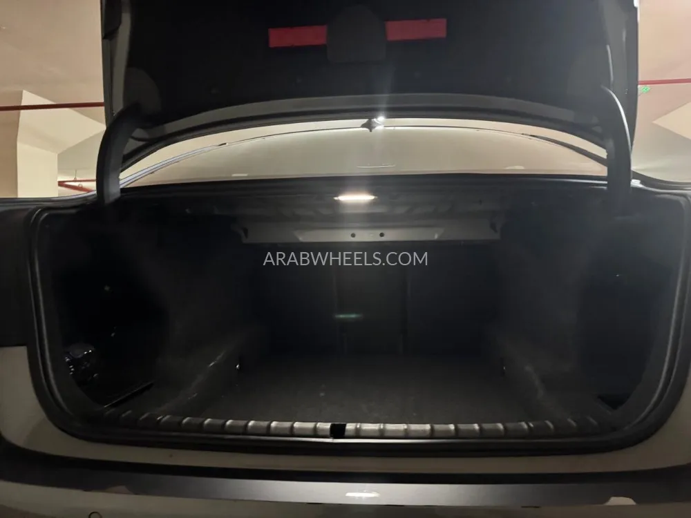 BMW 5 series 2017 for Sale in Dubai Image-9