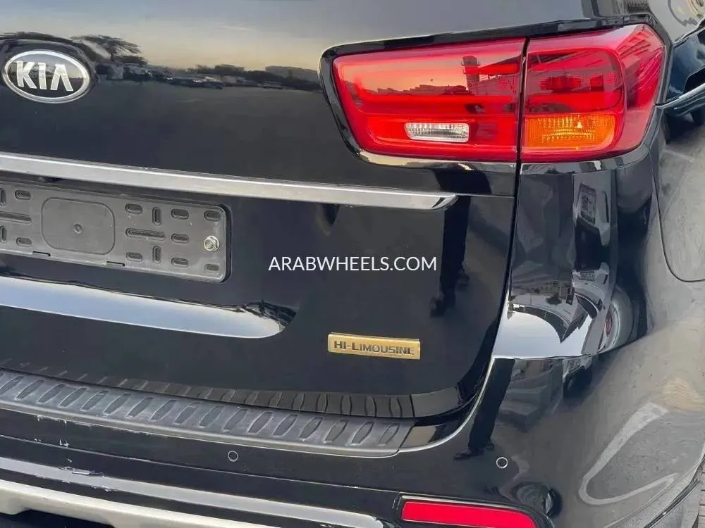 Kia Carnival 2019 for Sale in Umm Al Quwain Image-4