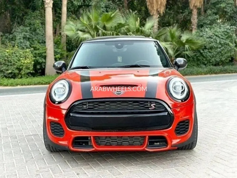 Mini Cooper 2019 for Sale in Dubai Image-2