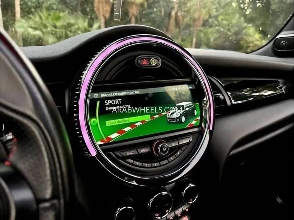 Mini Cooper 2019 for Sale in Dubai Image-7