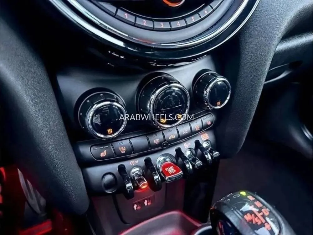 Mini Cooper 2019 for Sale in Dubai Image-10