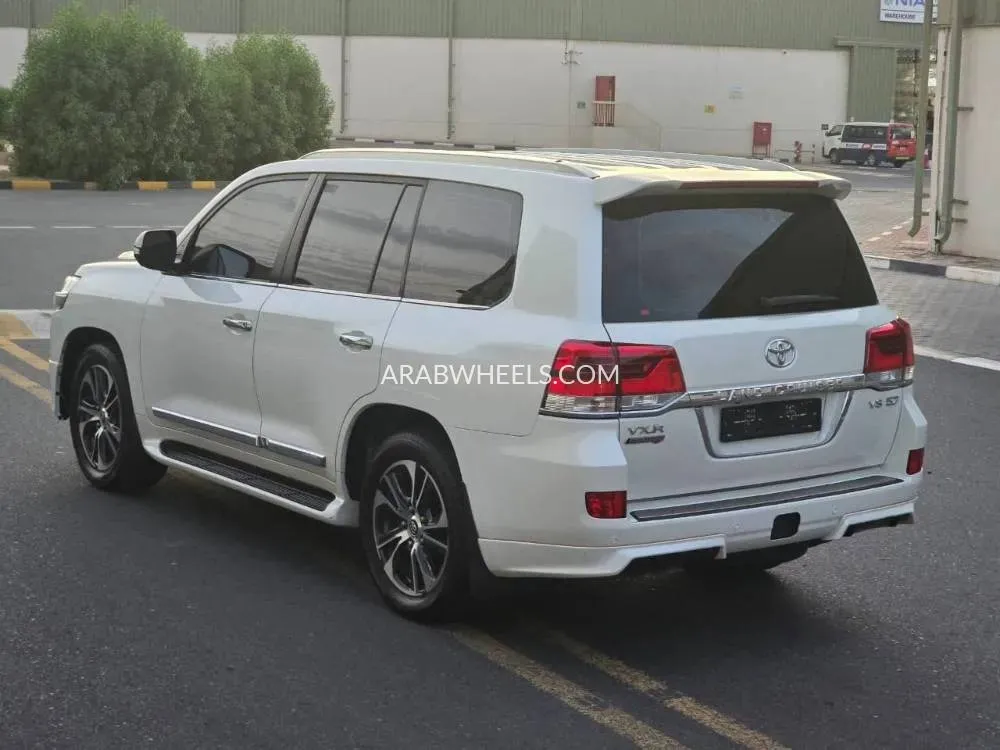 تويوتا لاند كروزر 2020 for Sale in أم القيوين Image-20