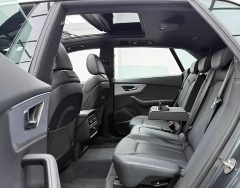 Audi Q8 55 TFSI quattro 2023