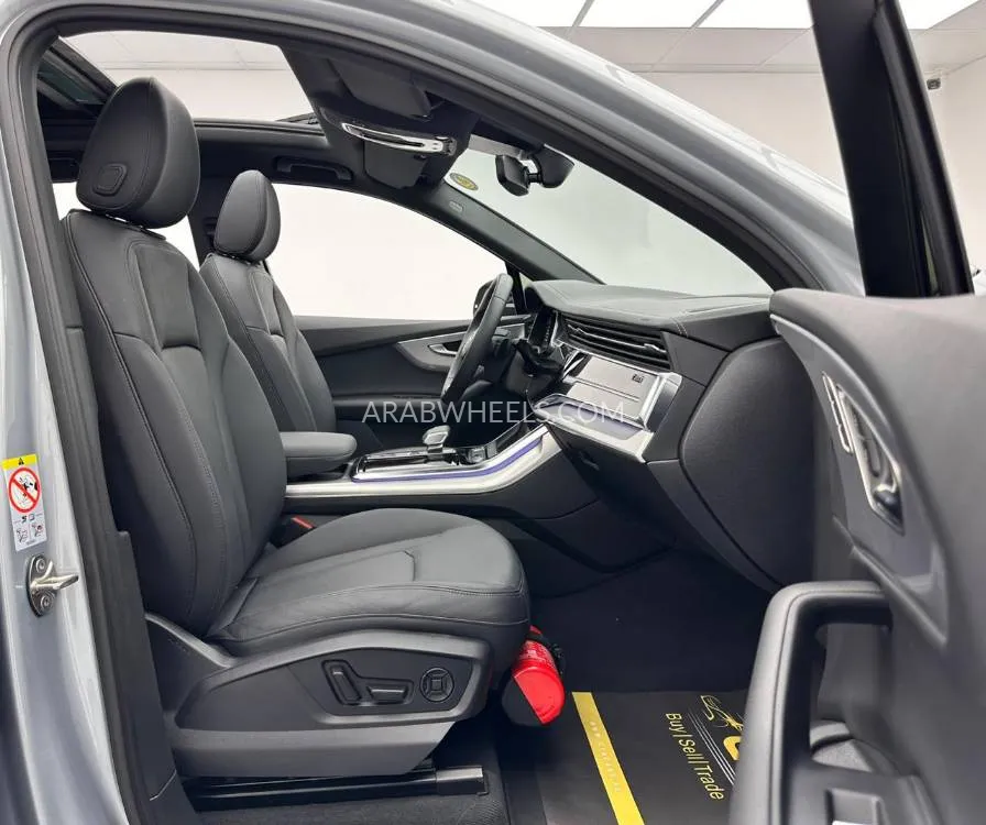 Audi Q7 2023 for Sale in Dubai Image-16