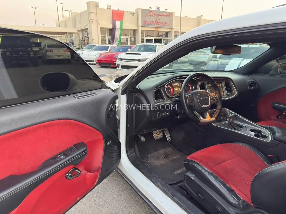 دودج تشالينجر 2016 for Sale in الشارقة Image-7