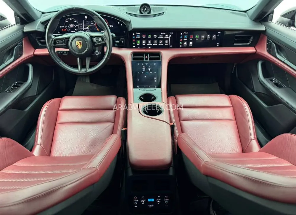 بورشه تايكان 2024 for Sale in دبي Image-7