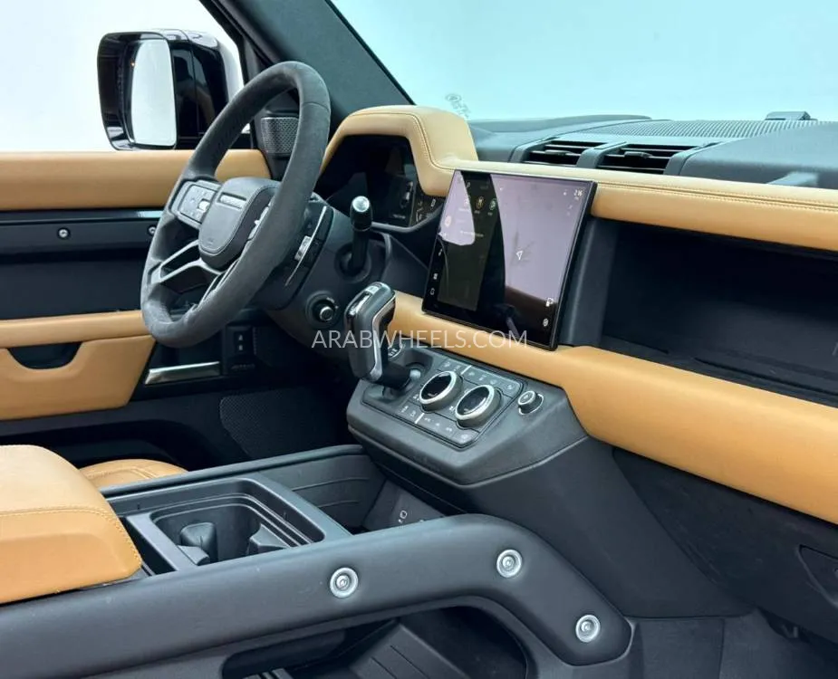Land Rover Defender 2023 for Sale in Dubai Image-11