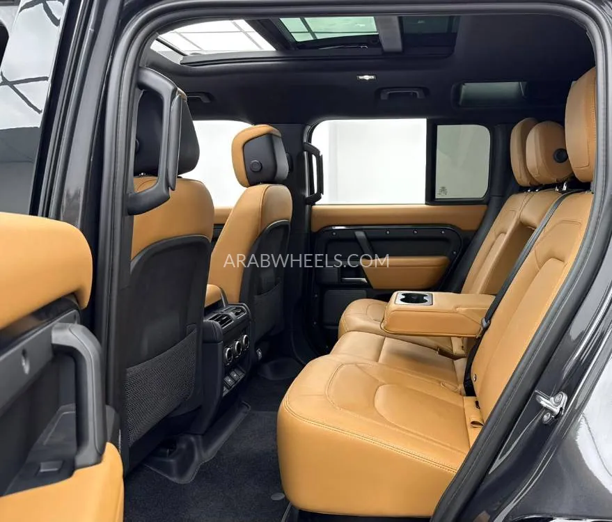 Land Rover Defender 2023 for Sale in Dubai Image-14