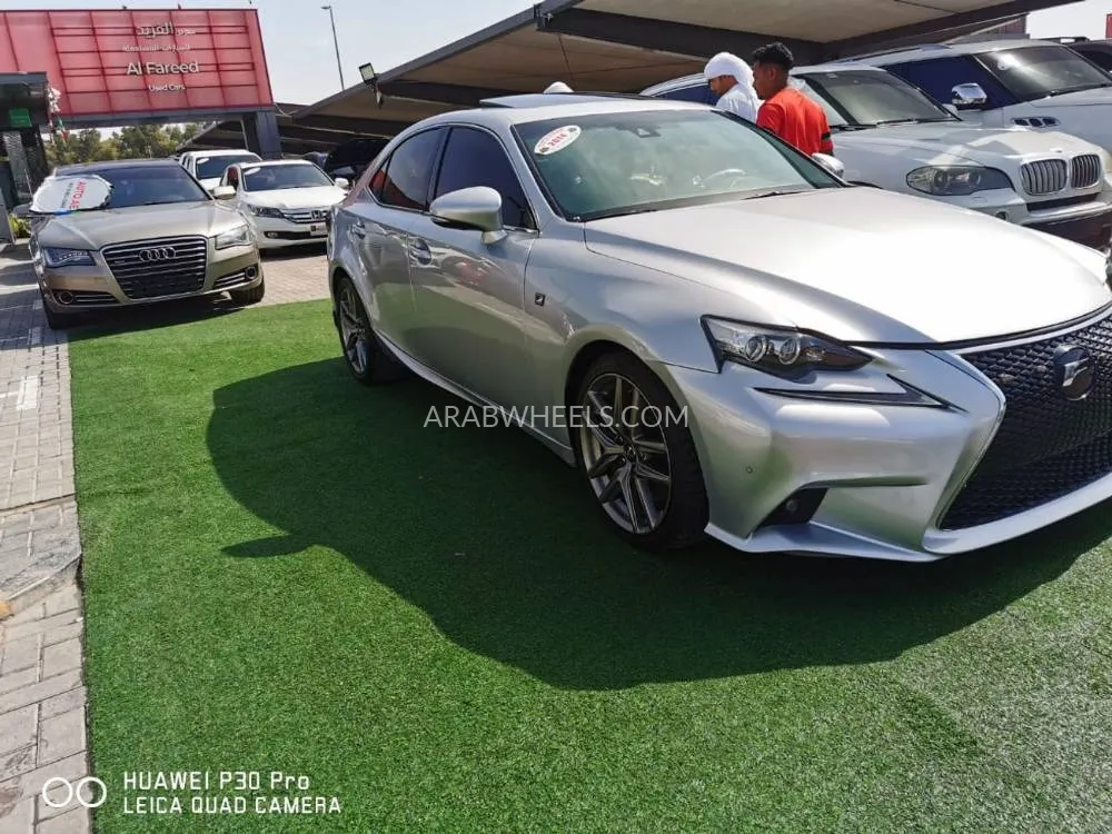 Lexus IS 2014 for Sale in Sharjah Image-6