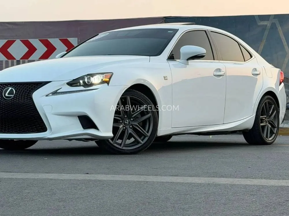 Lexus IS 2014 for Sale in Sharjah Image-7