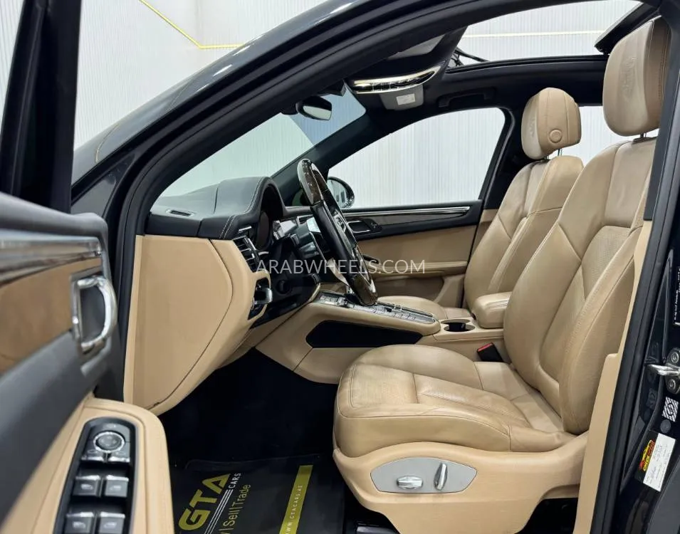 Porsche Macan 2020 for Sale in Dubai Image-5
