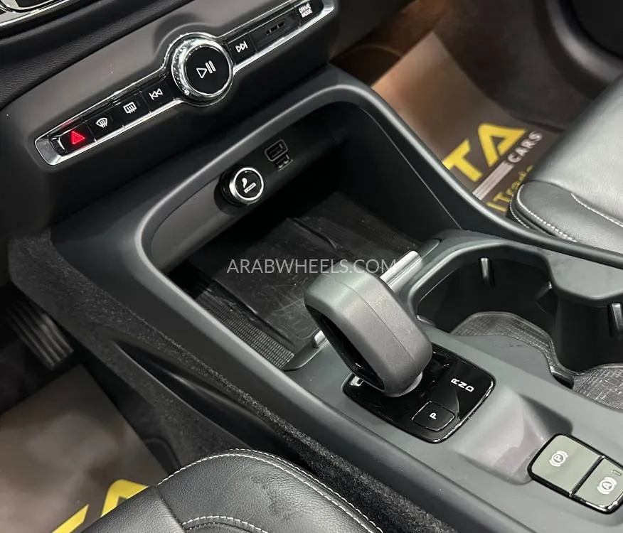 Volvo XC40 2022 for Sale in Dubai Image-6