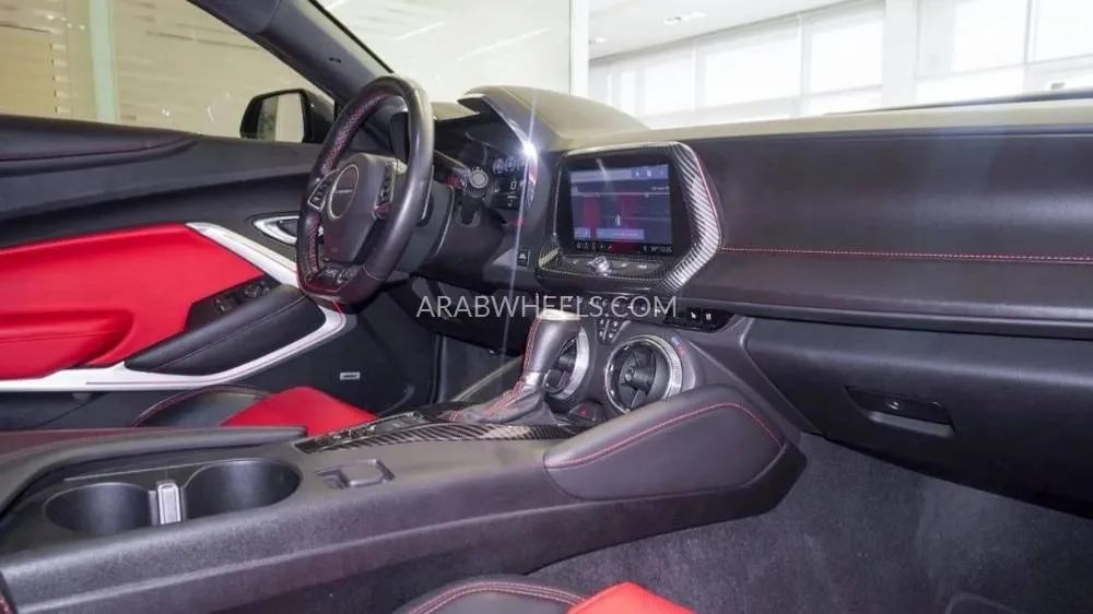 Chevrolet Camaro 2019 for Sale in Sharjah Image-7