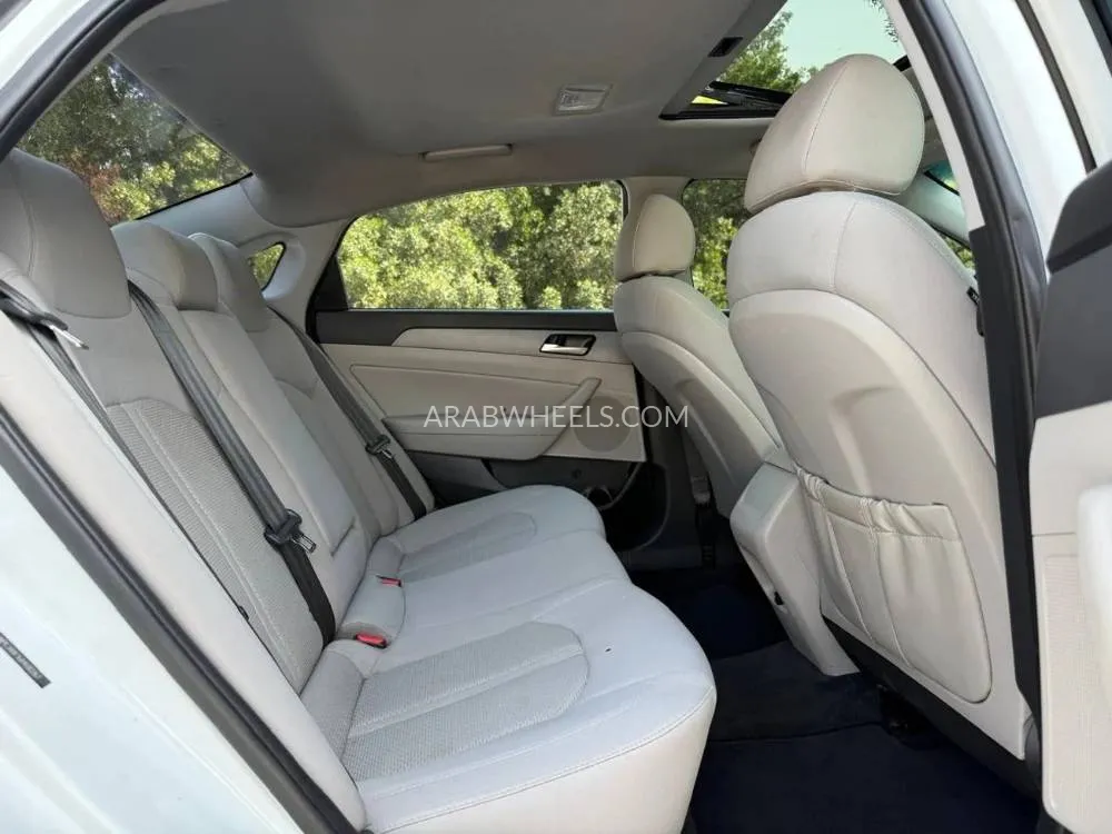 Hyundai Sonata 2018 for Sale in Sharjah Image-6