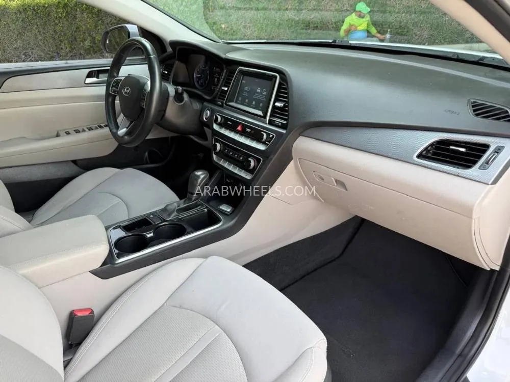 Hyundai Sonata 2018 for Sale in Sharjah Image-15