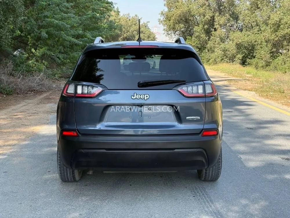 Jeep Cherokee 2021 for Sale in Sharjah Image-3