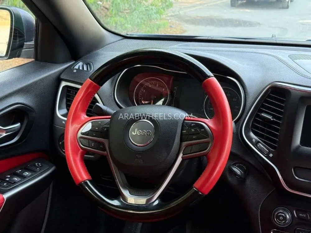 Jeep Cherokee 2021 for Sale in Sharjah Image-6