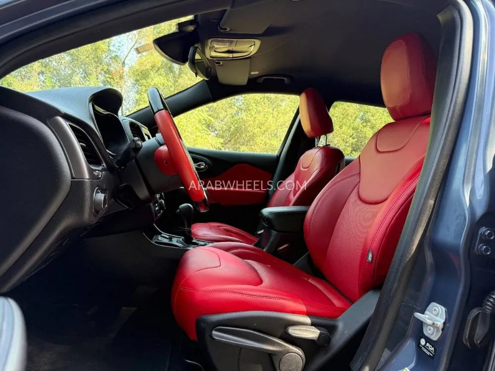 Jeep Cherokee 2021 for Sale in Sharjah Image-13