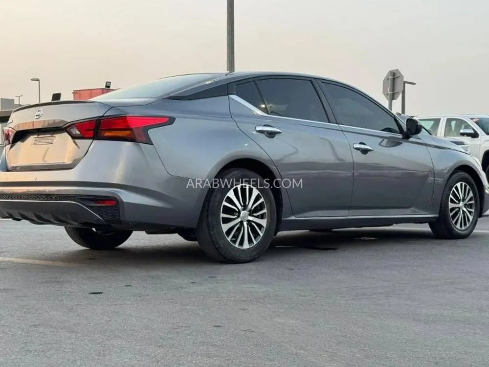 Nissan Altima 2021 for Sale in Sharjah Image-4