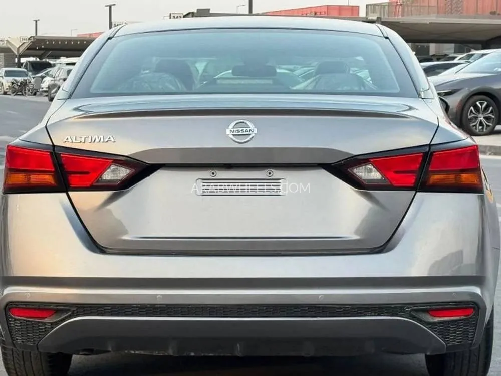 Nissan Altima 2021 for Sale in Sharjah Image-5