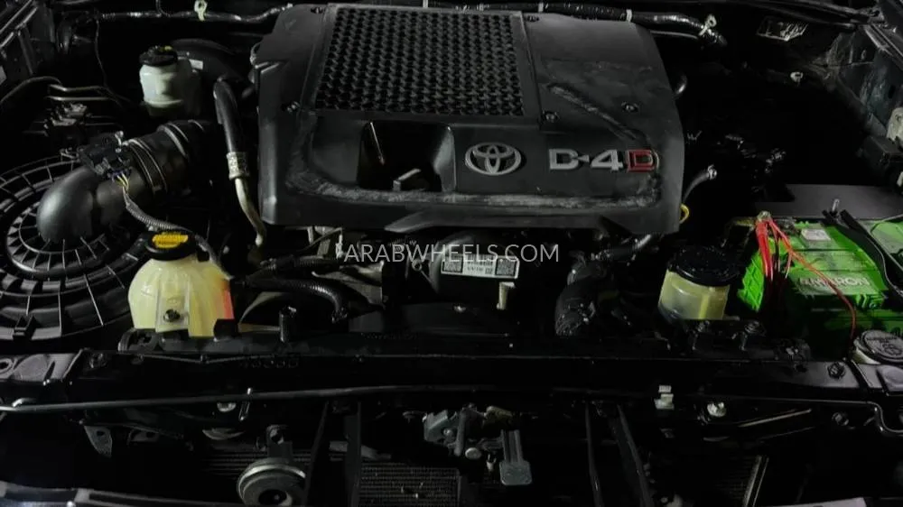 Toyota Hilux 2015 for Sale in Dubai Image-17