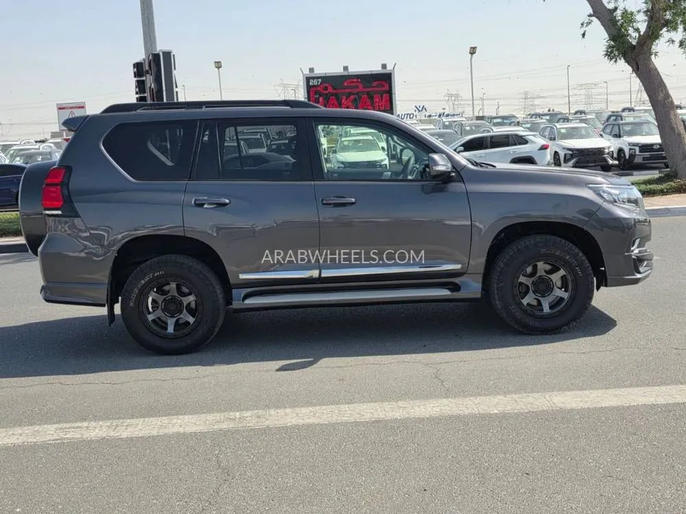 Toyota Land Cruiser Prado 2015 for Sale in Dubai Image-6