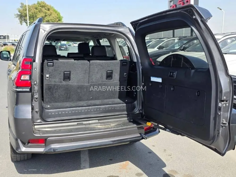 Toyota Land Cruiser Prado 2015 for Sale in Dubai Image-15