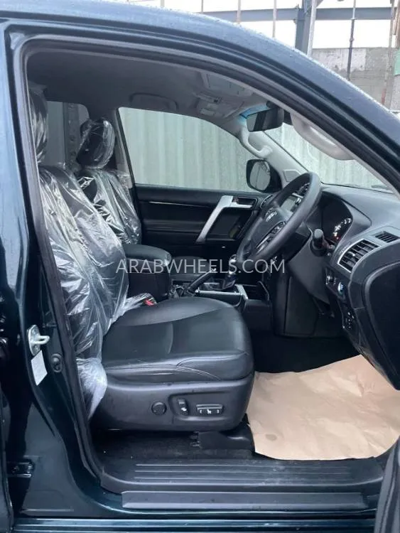 Toyota Land Cruiser Prado 2020 for Sale in Dubai Image-8