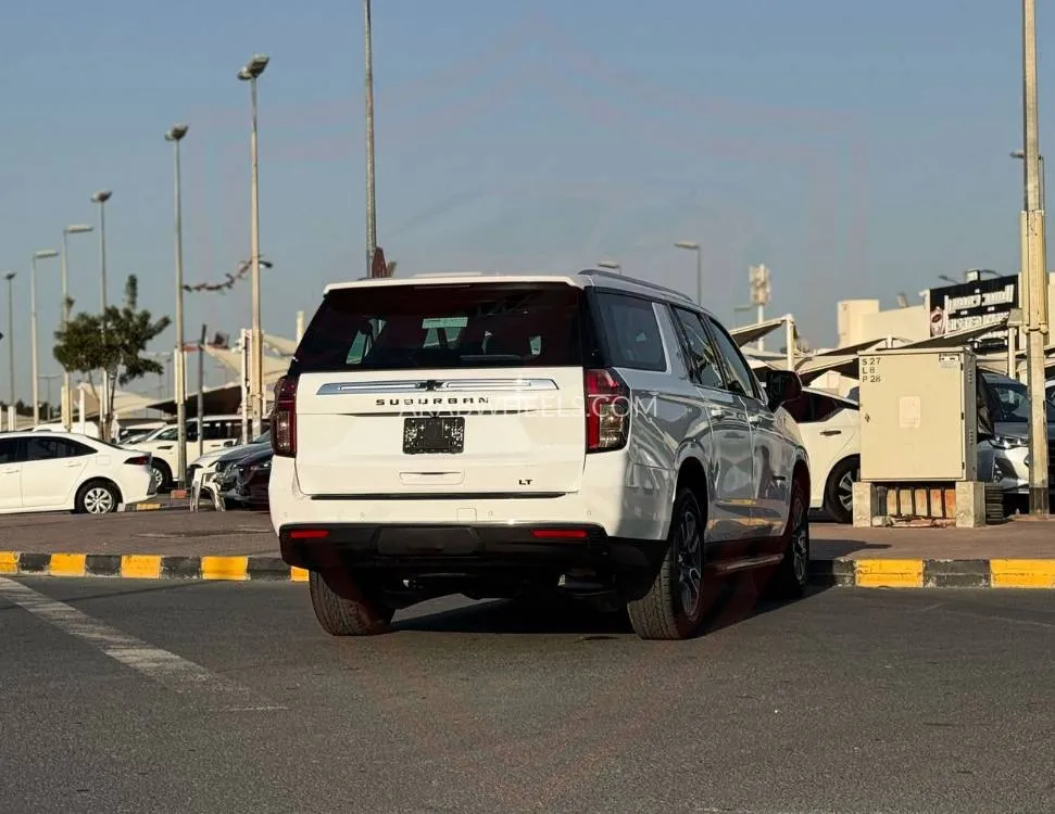 Chevrolet Suburban 2023 for Sale in Sharjah Image-6