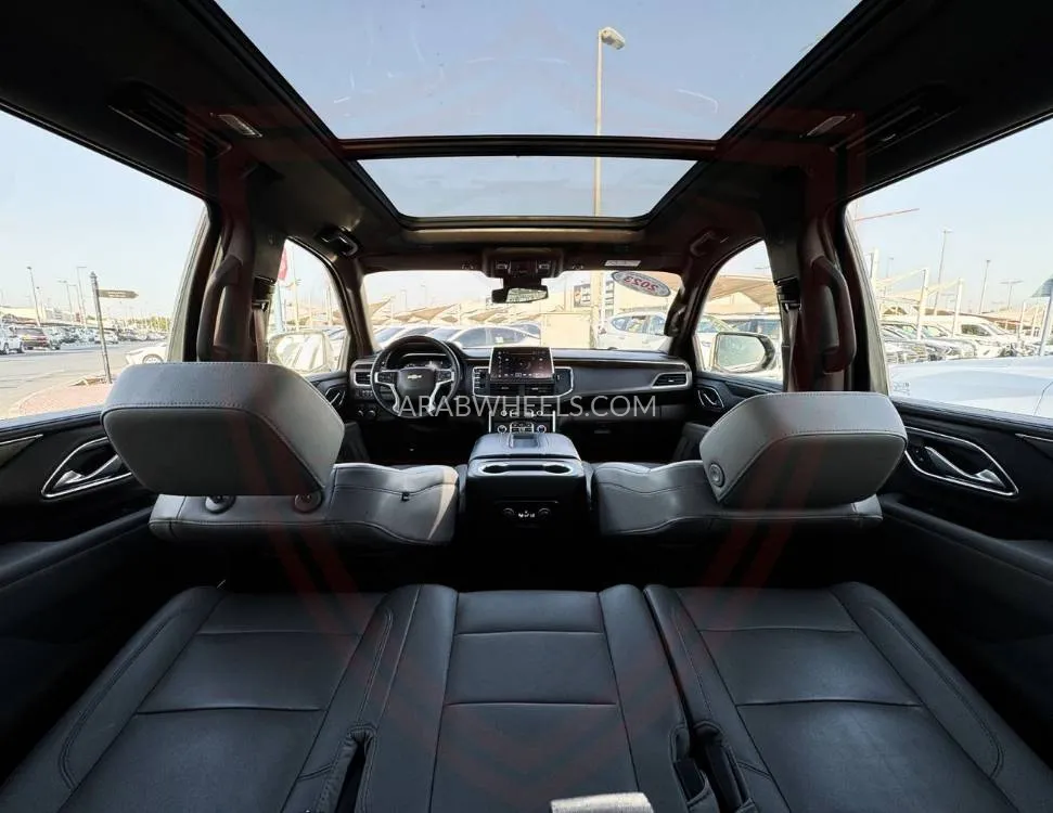 Chevrolet Suburban 2023 for Sale in Sharjah Image-15