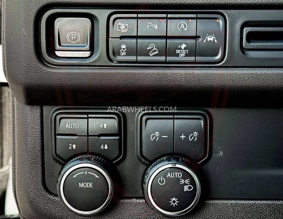 Chevrolet Suburban 2023 for Sale in Sharjah Image-21