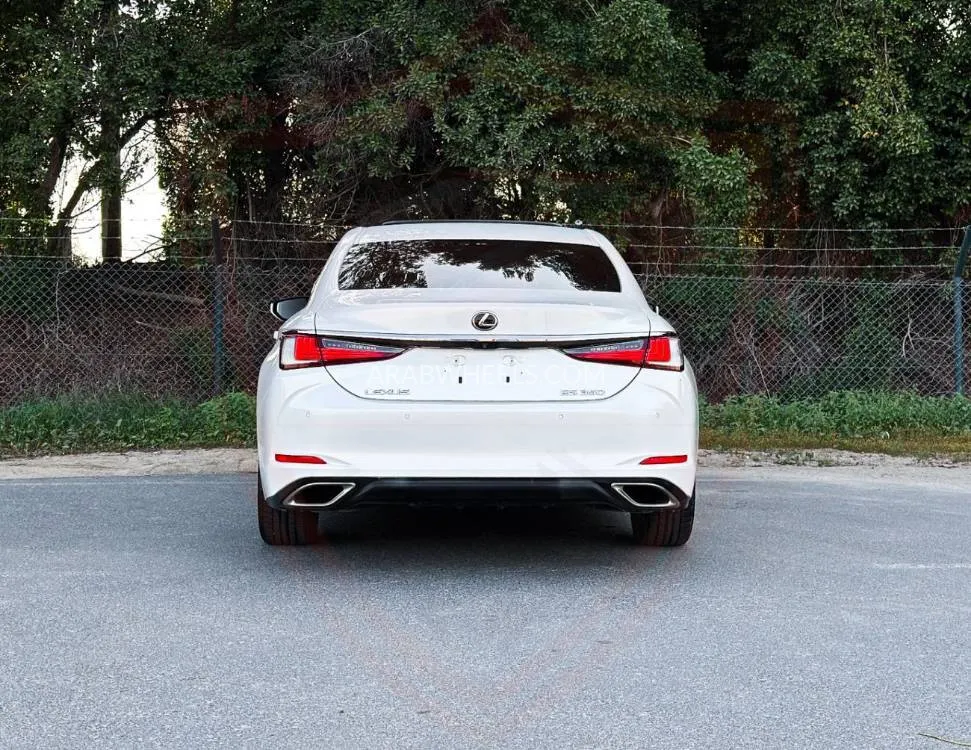 Lexus ES 2020 for Sale in Sharjah Image-6
