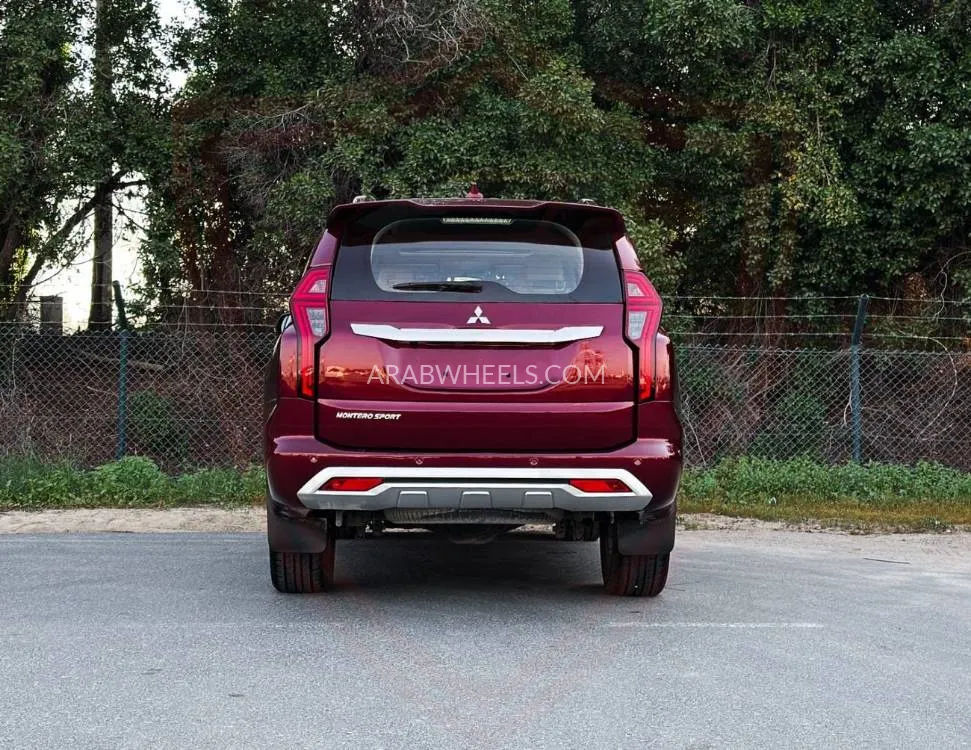 Mitsubishi Montero Sport 2022 for Sale in Sharjah Image-5