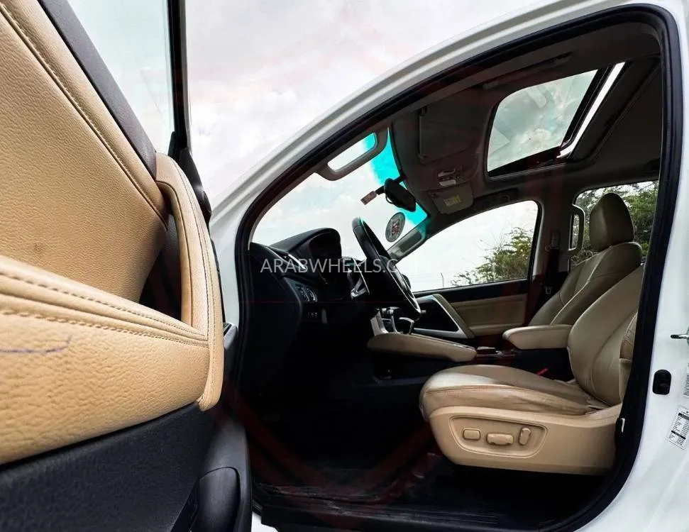 Mitsubishi Montero Sport 2022 for Sale in Sharjah Image-8