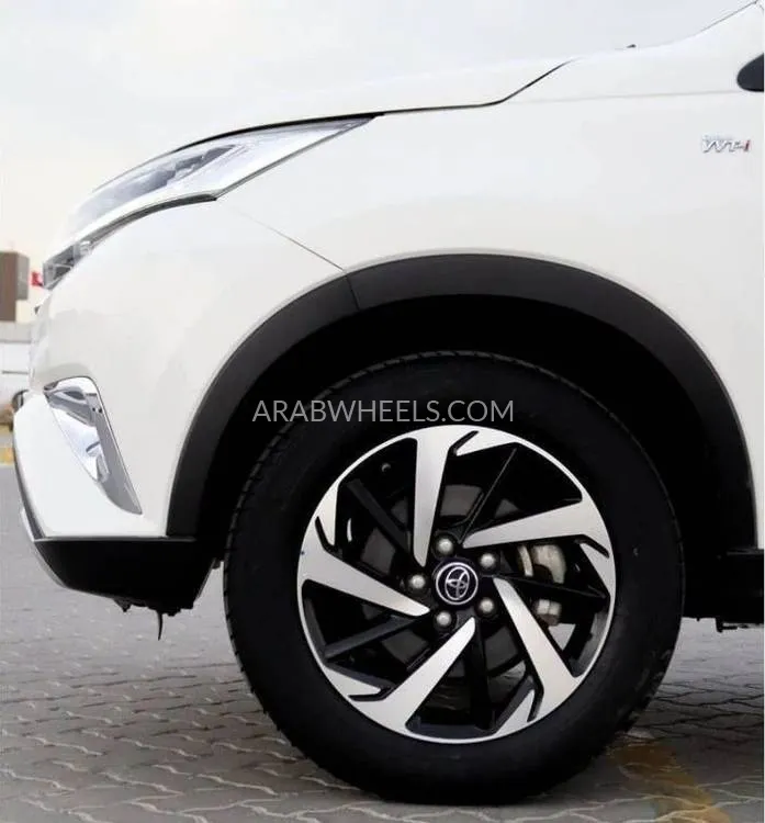 Toyota Rush 2023 for Sale in Sharjah Image-18