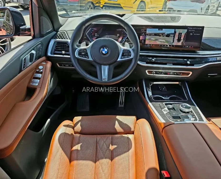 BMW X7 2025 for Sale in Dubai Image-11
