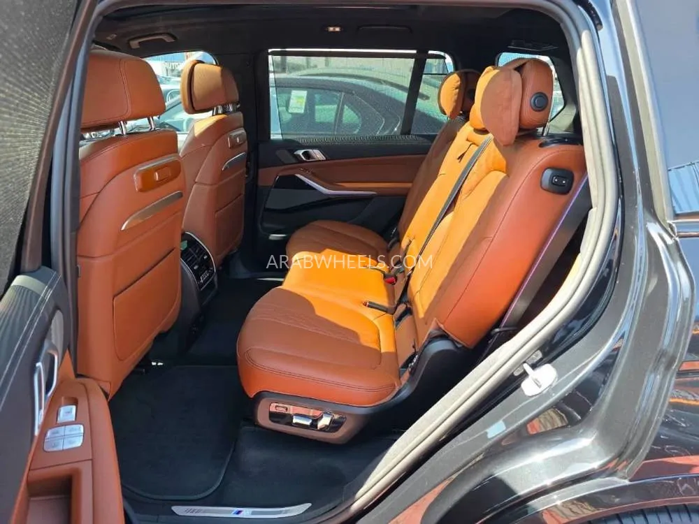 BMW X7 2025 for Sale in Dubai Image-15
