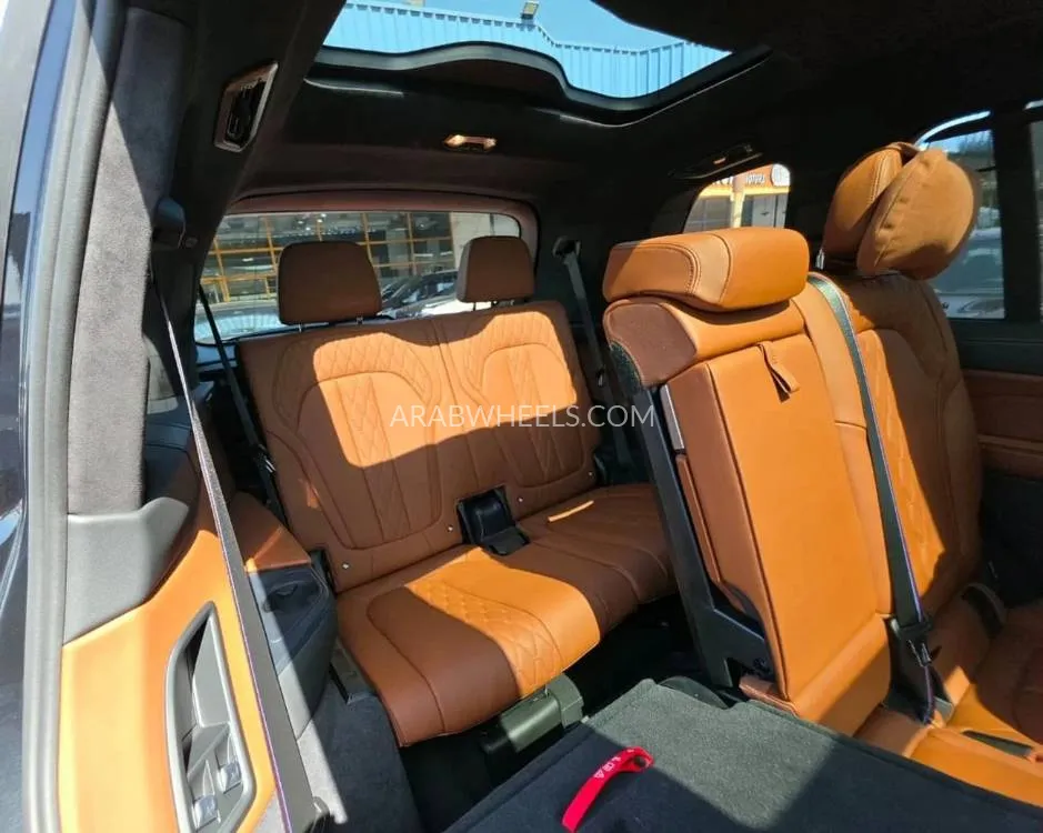 BMW X7 2025 for Sale in Dubai Image-16