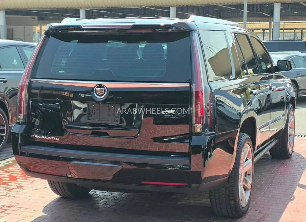 Cadillac Escalade 2015 for Sale in Dubai Image-7