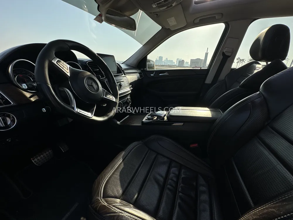 Mercedes Benz GLE Class 2016 for Sale in Ajman Image-9