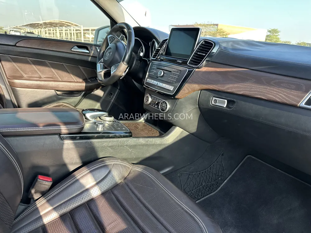 Mercedes Benz GLE Class 2016 for Sale in Ajman Image-8
