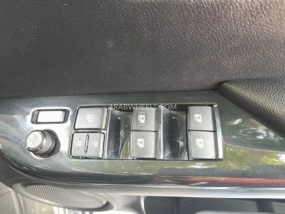 Toyota Hilux 2019 for Sale in Dubai Image-10