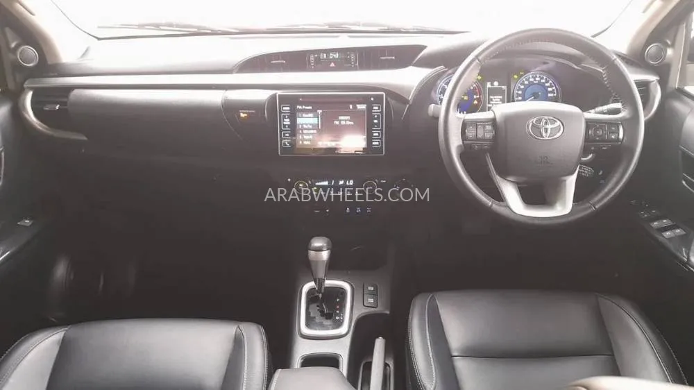 Toyota Hilux 2019 for Sale in Dubai Image-21