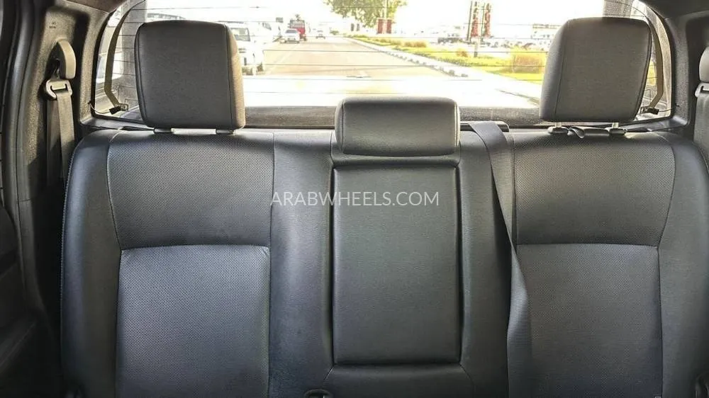 Toyota Hilux 2019 for Sale in Dubai Image-6