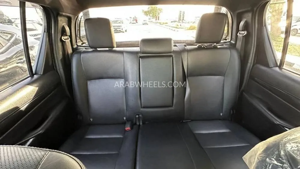 Toyota Hilux 2019 for Sale in Dubai Image-12