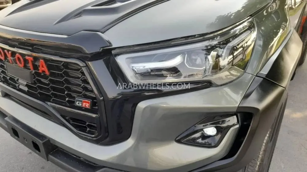 Toyota Hilux 2022 for Sale in Dubai Image-4