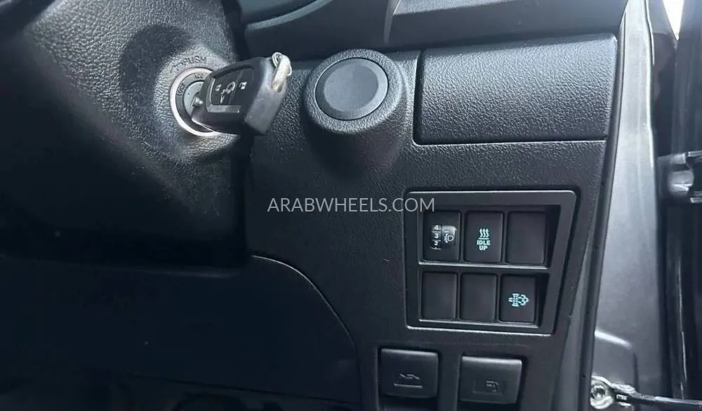 Toyota Hilux 2022 for Sale in Dubai Image-17