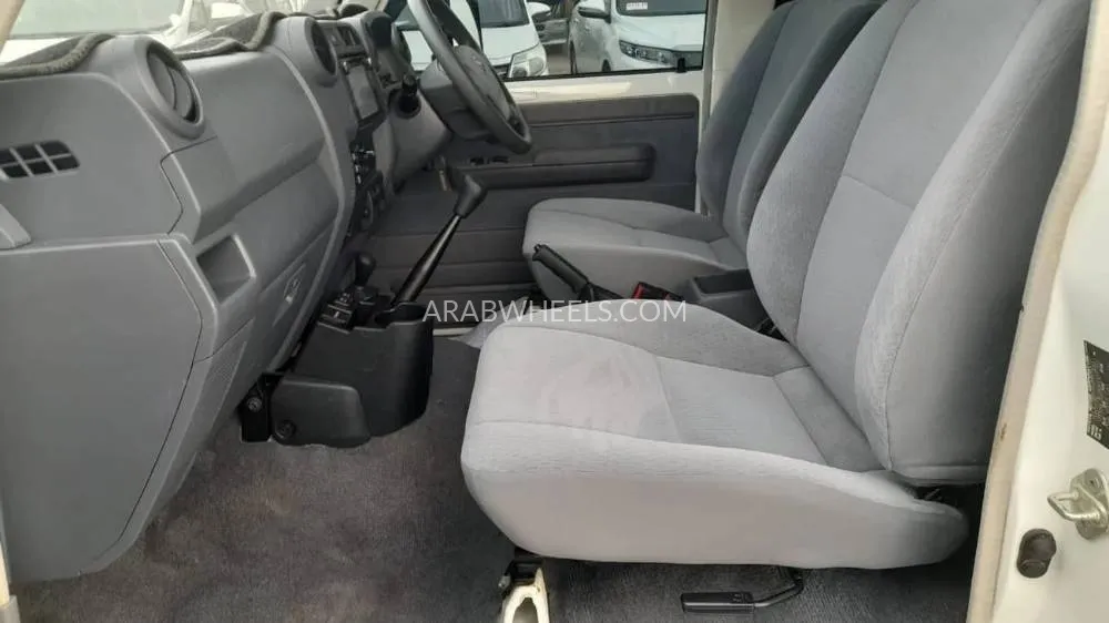 Toyota Land Cruiser 2023 for Sale in Dubai Image-30